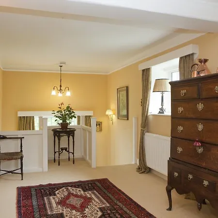 Couette-café Beechmount Country House 5*